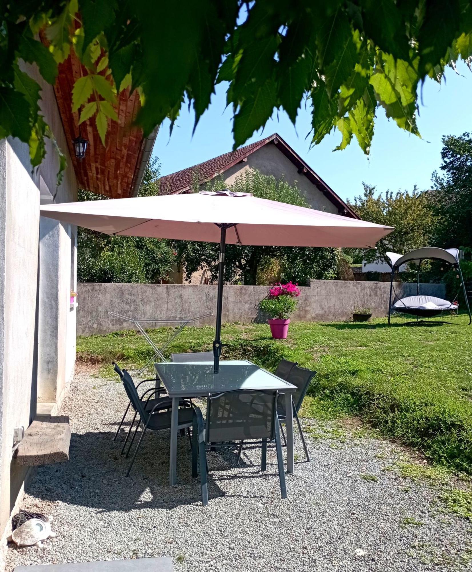 Maison Avec Terrasse Fesches-le-Chatel Exterior foto